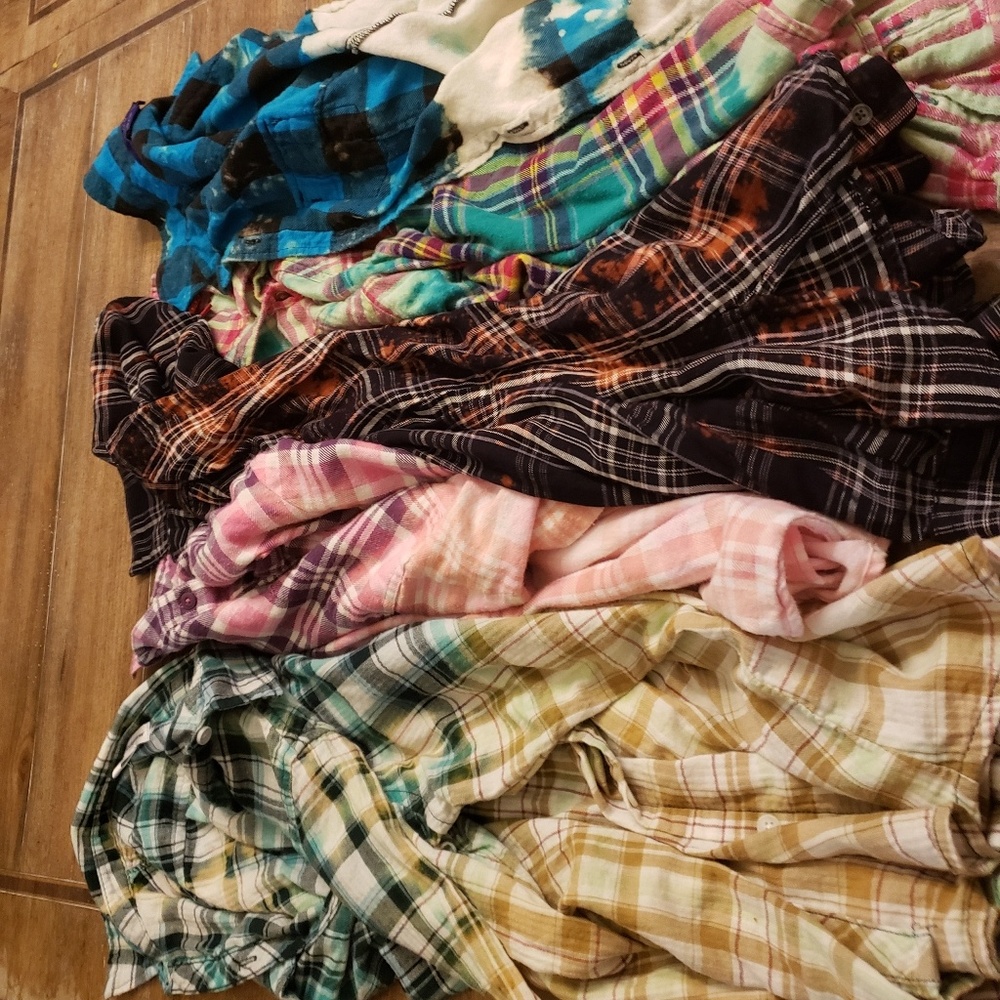 Lot of 5 bleached flannel/button downs wholesale